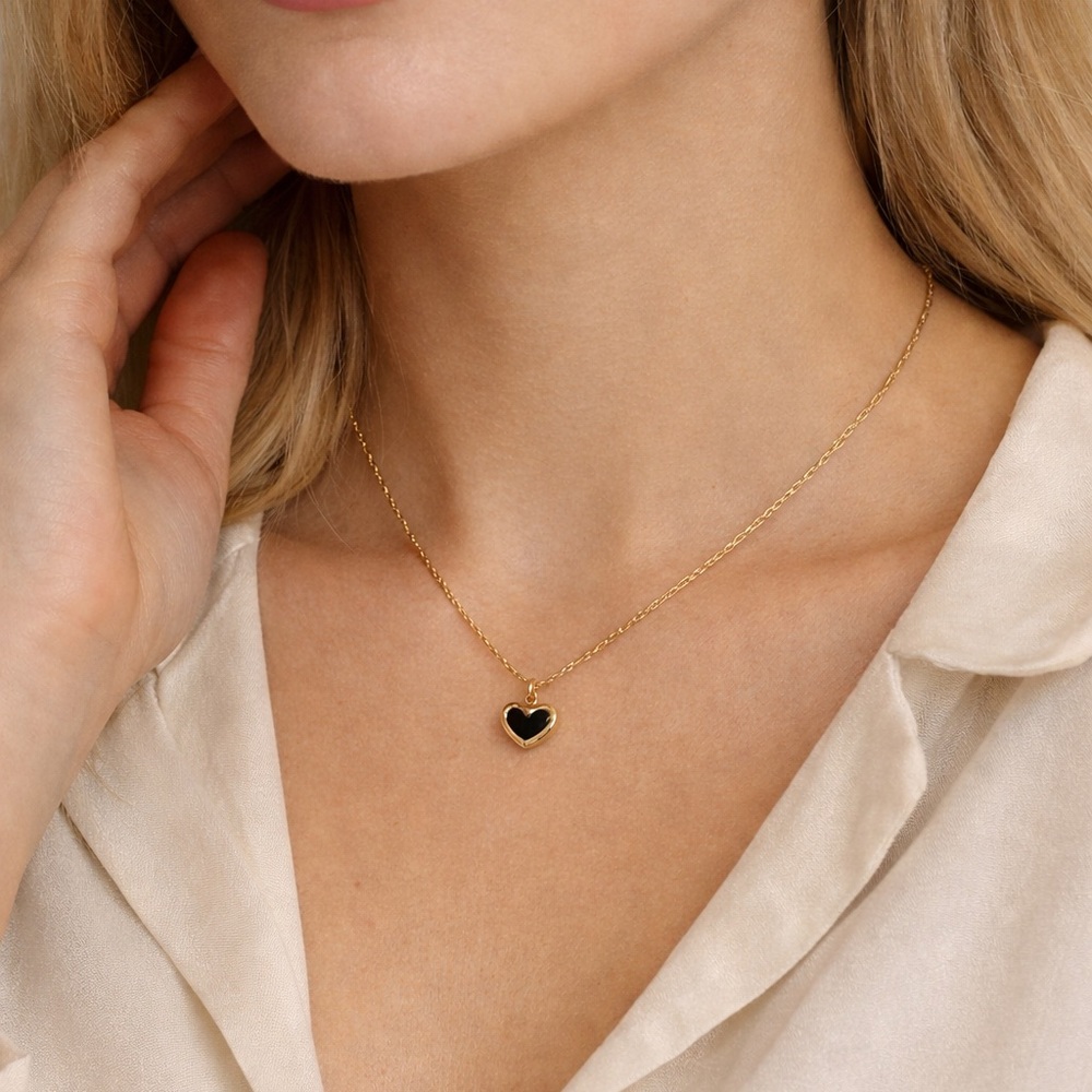 🖤 Gold Heart Pendant Necklace Black Enamel Dainty Minimalist Chain